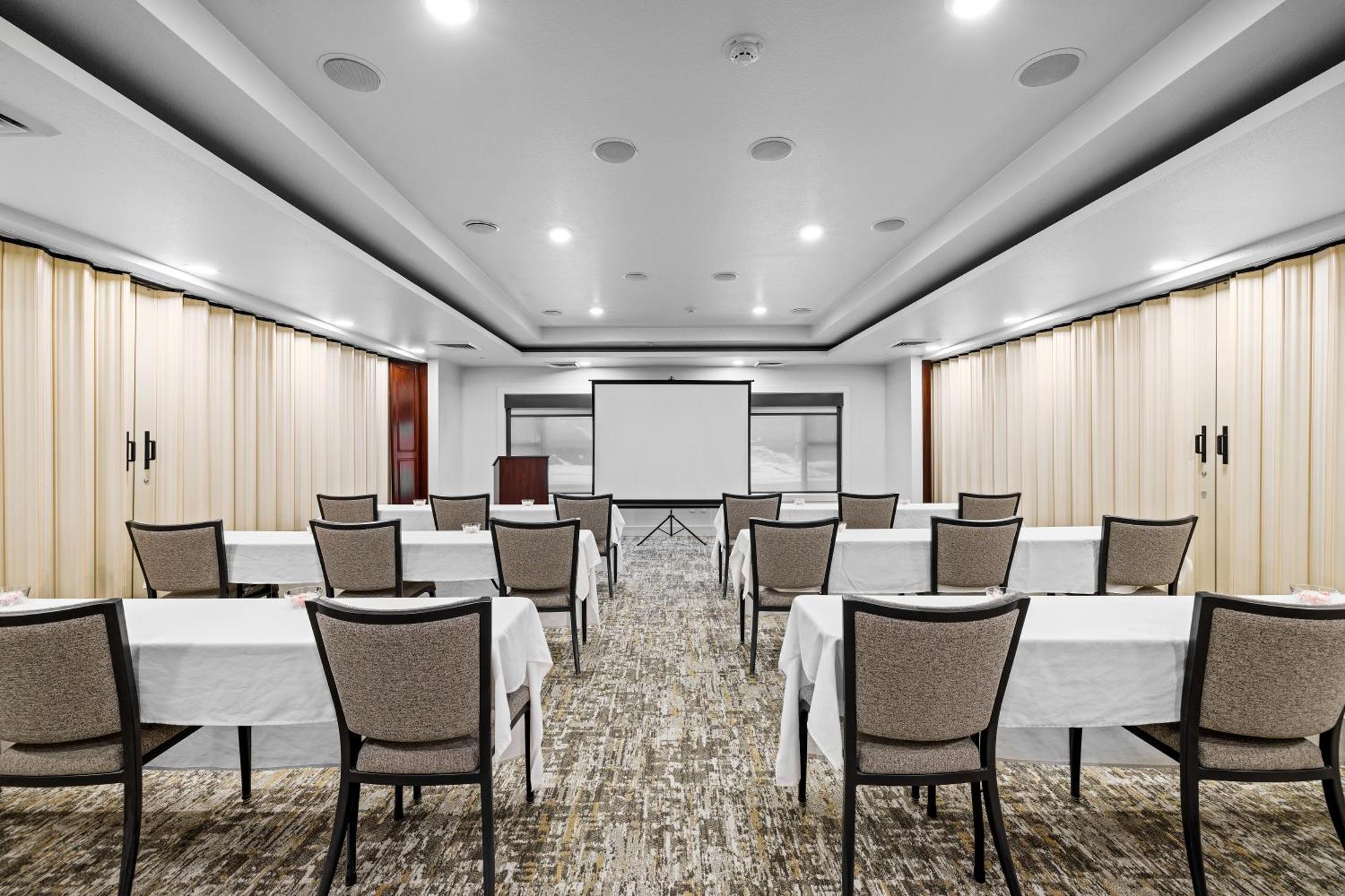 The Evergreen Hotel 麦考尔 外观 照片